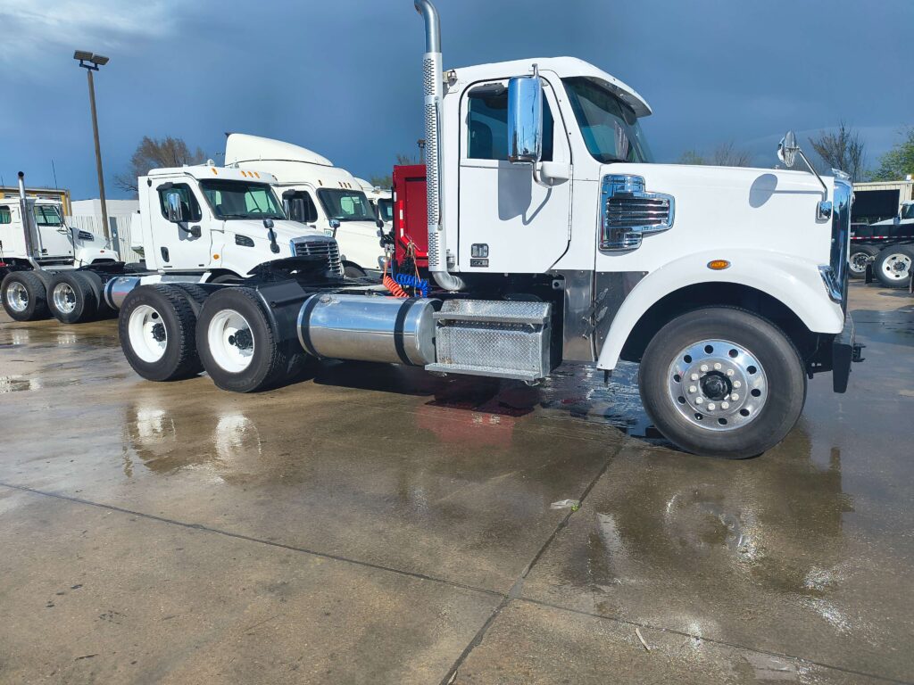 Freightliner 122SD