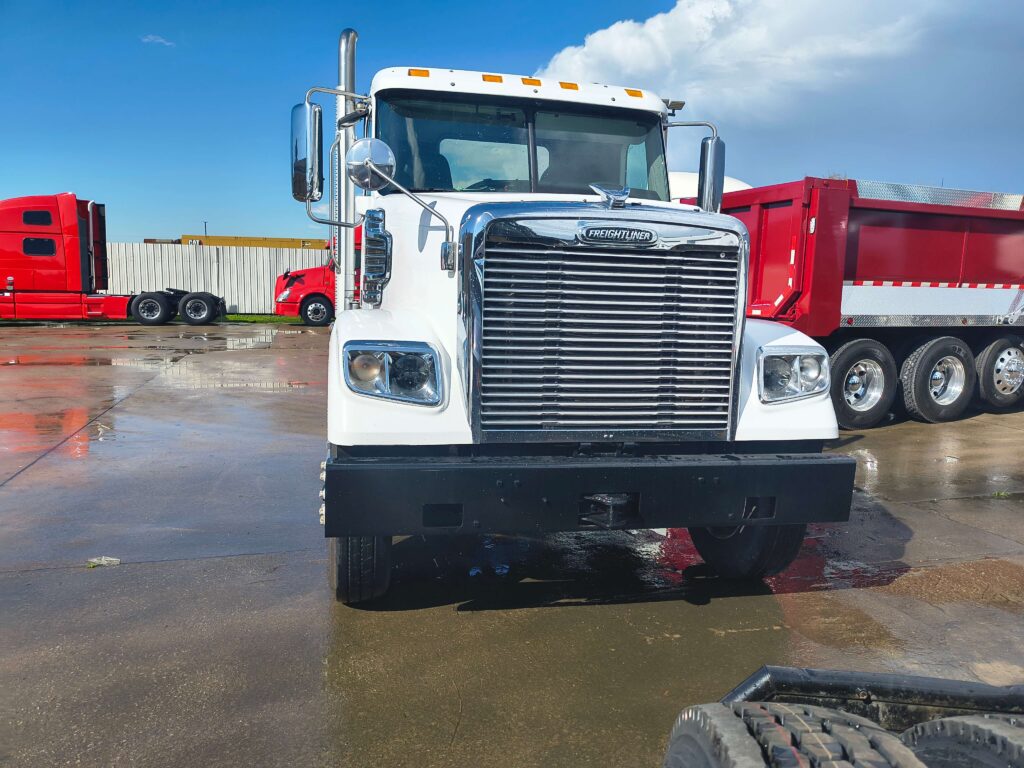 Freightliner 122SD
