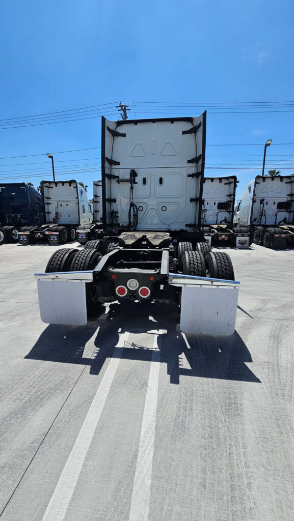 Freightliner Cascadia 126