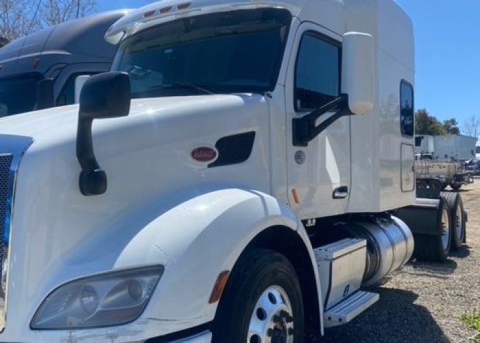 elevated rental trucks