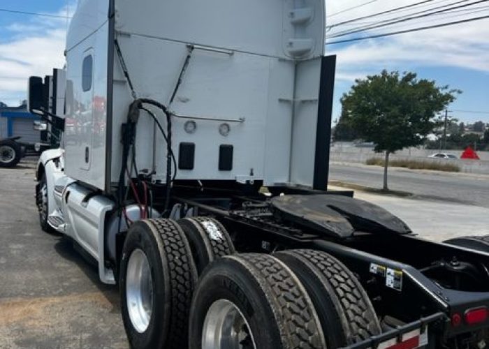 Elevated customizable rental trucks