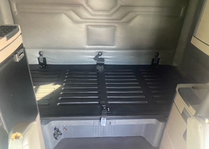 elevated rental trucks