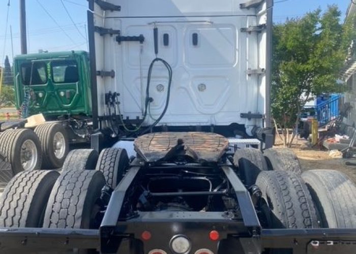 elevated customizable rental trucks