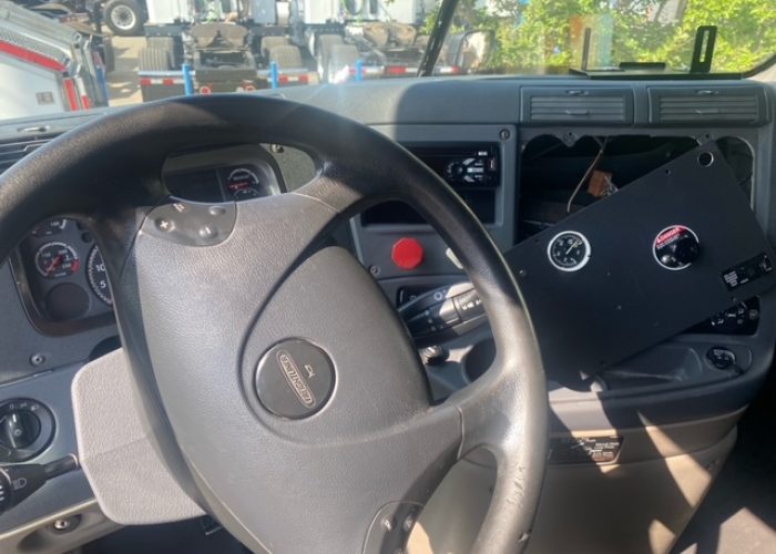 elevated rental trucks