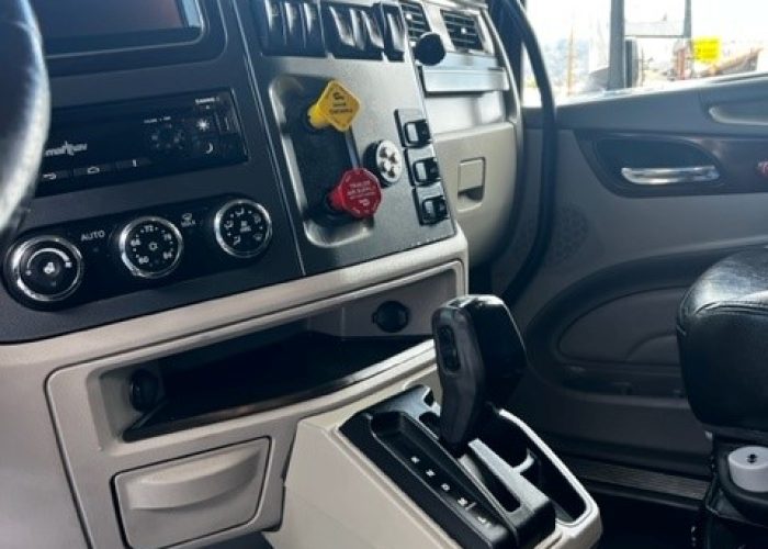 ready for rent elevated rental trucks